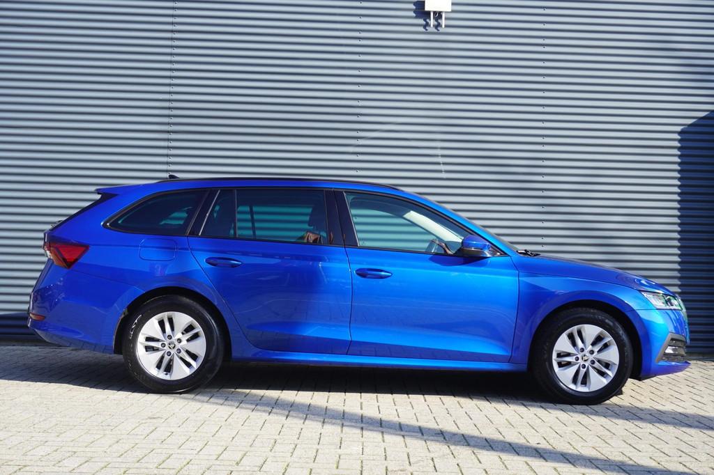 Skoda Octavia Combi 1.0 e-TSI 110pk Ambition | Trekhaak | Sm, Auto's, 12 maanden, Stof, Gebruikt, Das WeltAuto Volkswagen