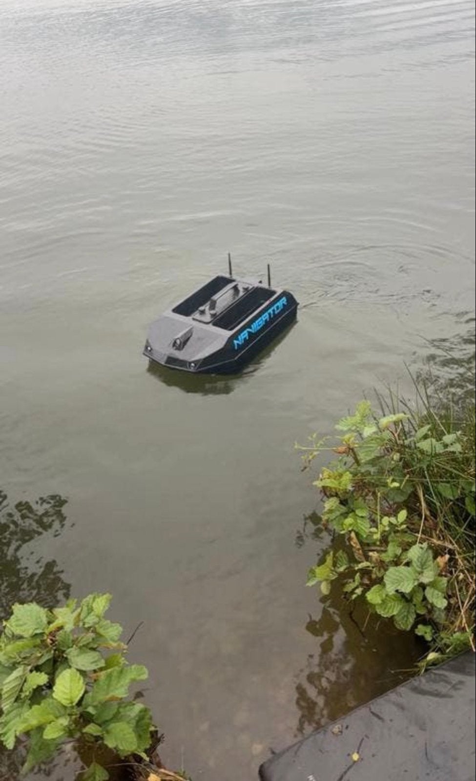 Voerboot Navigator met Lowrance Hook 5x dieptemeter, Watersport en Boten, Ophalen of Verzenden, Gebruikt, Overige typen