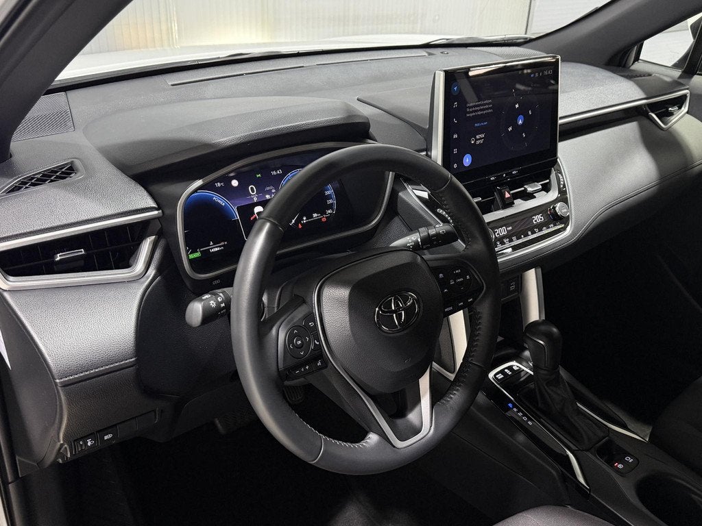 Toyota Corolla Cross Hybrid 140 Dynamic | All season banden, Auto's, Automatische klimaatregeling, Stof, Gebruikt, 4 cilinders