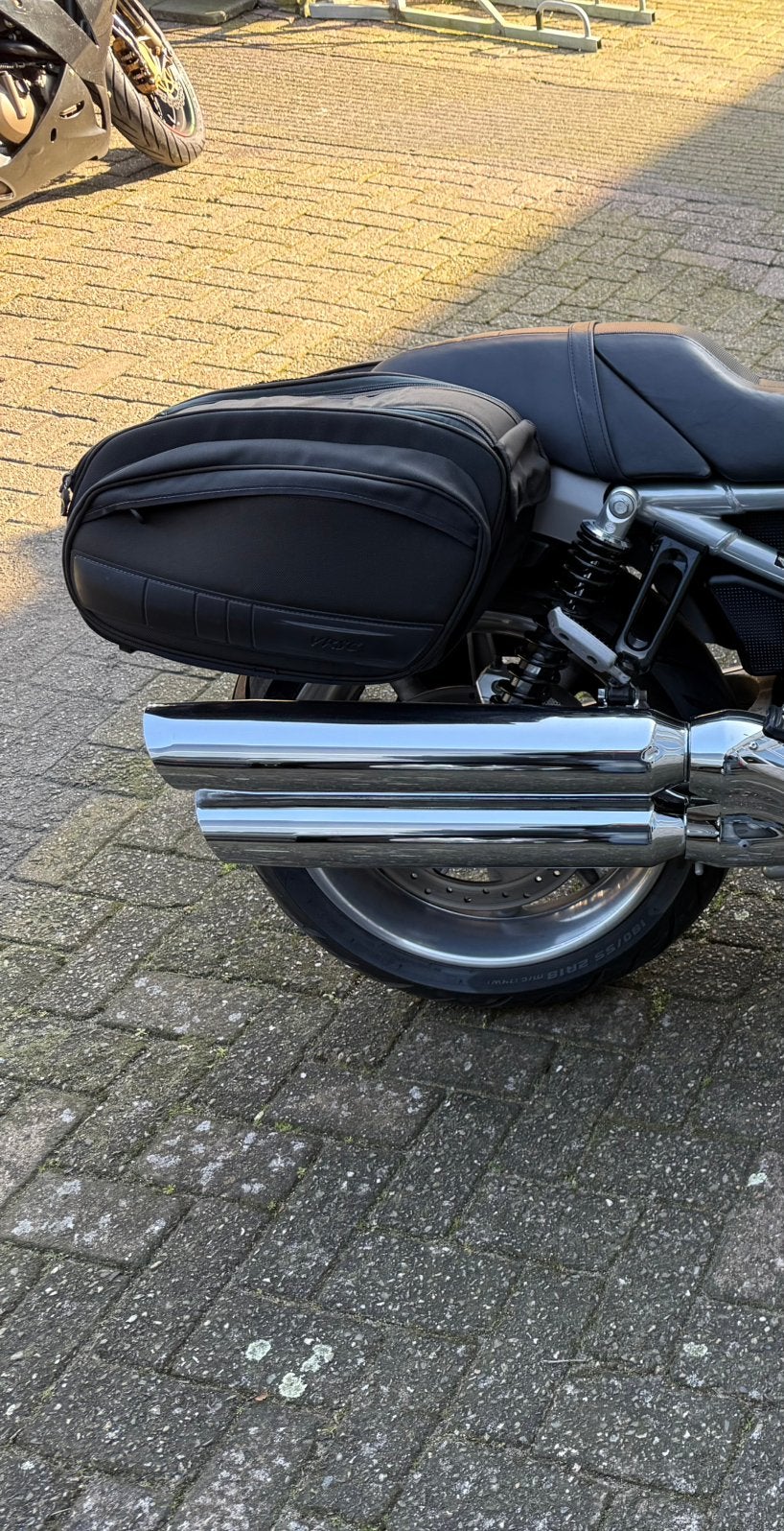 V-Rod Street Rod Tassen 2006, Motoren, Ophalen, Gebruikt