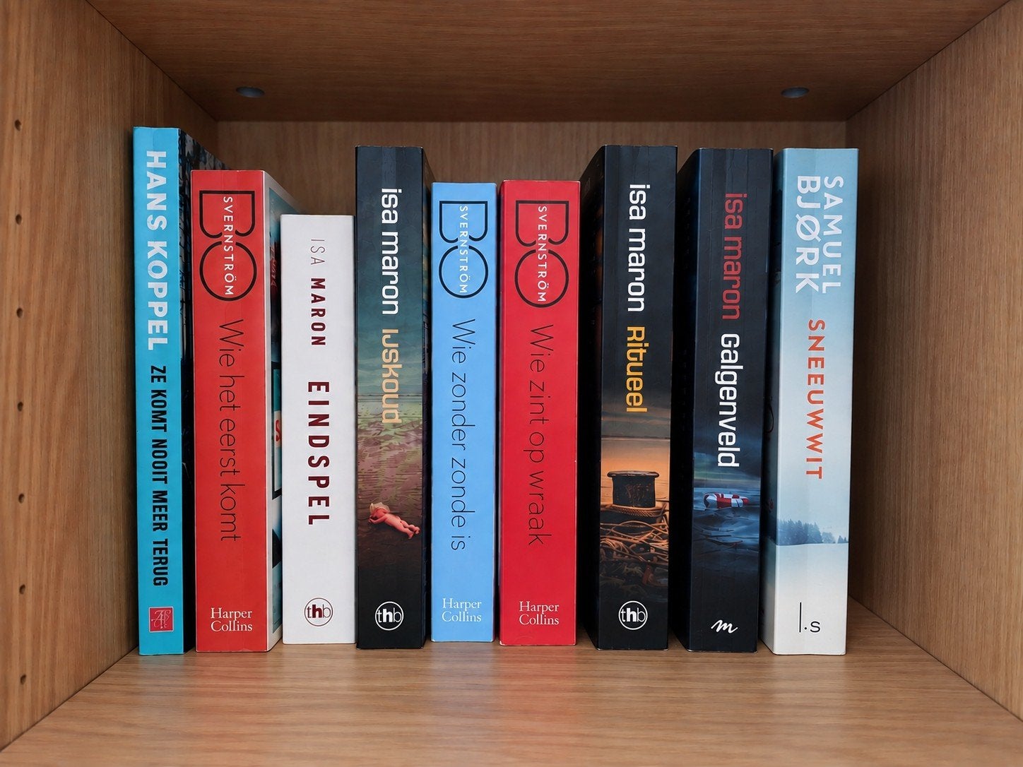 Diverse thrillers en romans van bekende auteurs, Ophalen