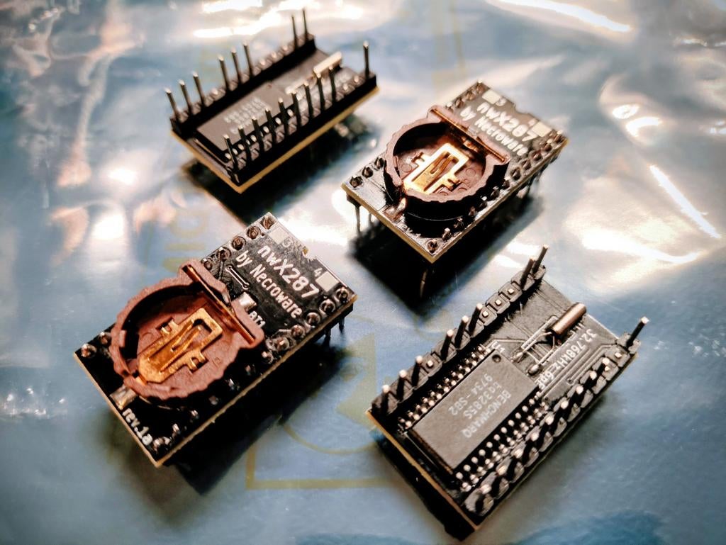 Dallas/Benchmarq/Odin RTC (Real Time Clock) vervanger zwart, Computers en Software, Vintage Computers, Ophalen