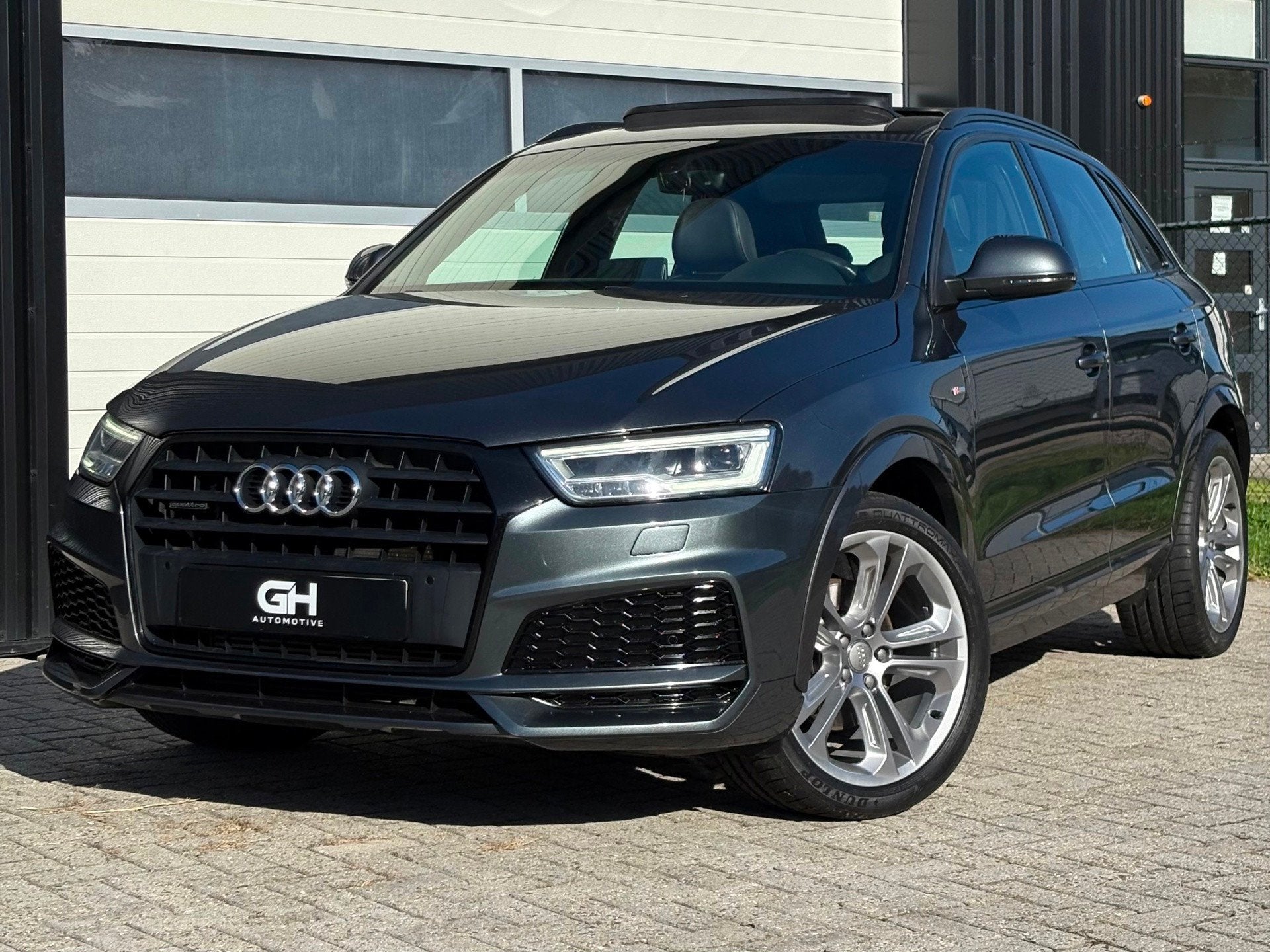 Audi Q3 2.0 TFSI quattro Sport S Line Edition, Auto's, Automaat, Dealer onderhouden, 15 km/l, Gebruikt
