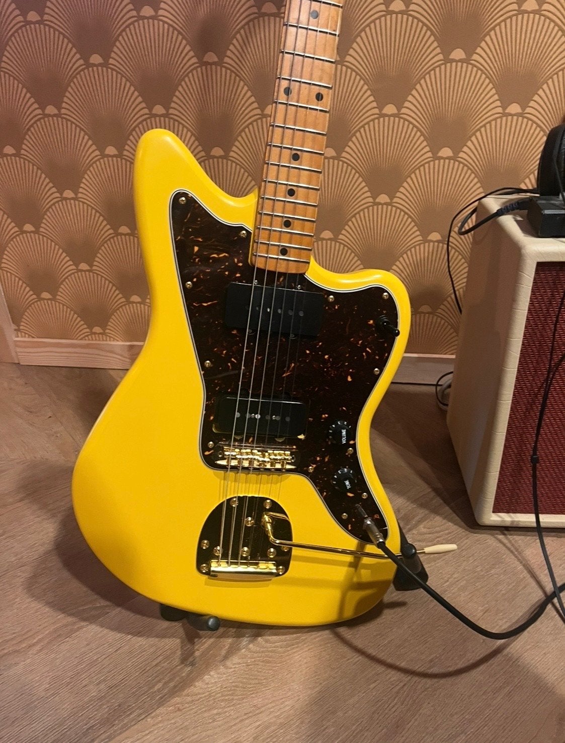 Jazzmaster body Nitrocellulose RAL 1021 Koolzaadgeel, Ophalen of Verzenden, Gebruikt, Elektrische gitaar