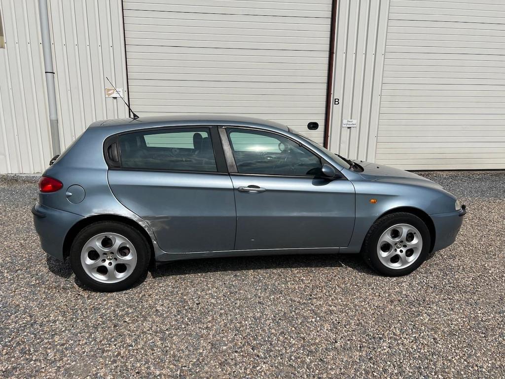 Alfa Romeo 147 1.6 T.Spark Edizione Esclusiva loop of sloop!, Auto's, Alfa Romeo, Voorwielaandrijving, Zwart, 4 cilinders, Bedrijf