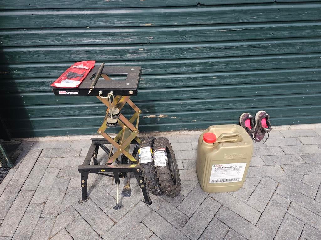 Motor heftafel, bokje, banden, olie en kettingbreker, Ophalen of Verzenden