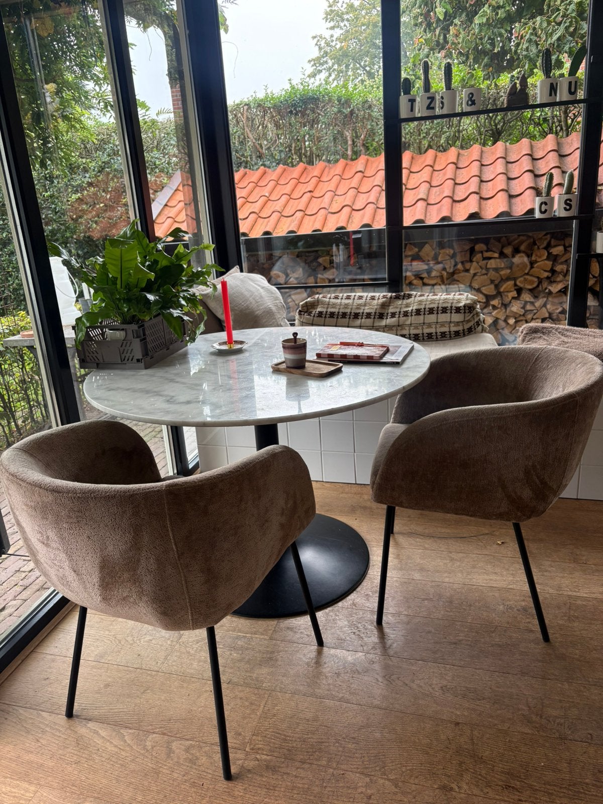 Eetkamerstoelen Woood type Noëlle 2 stuks, Huis en Inrichting, Ophalen, Gebruikt, Twee, Overige kleuren