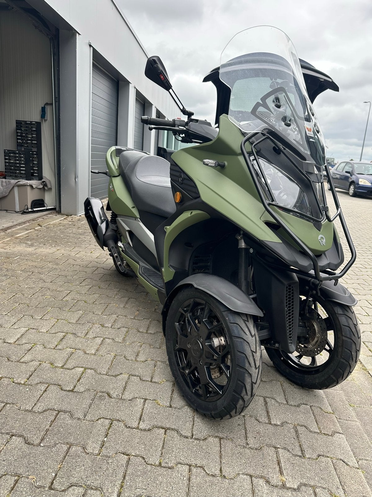 Quadro QV3 driewieler motorscooter kan zonder motor rijbewij, Motoren, Ophalen, 1 cilinder, 12 t/m 35 kW