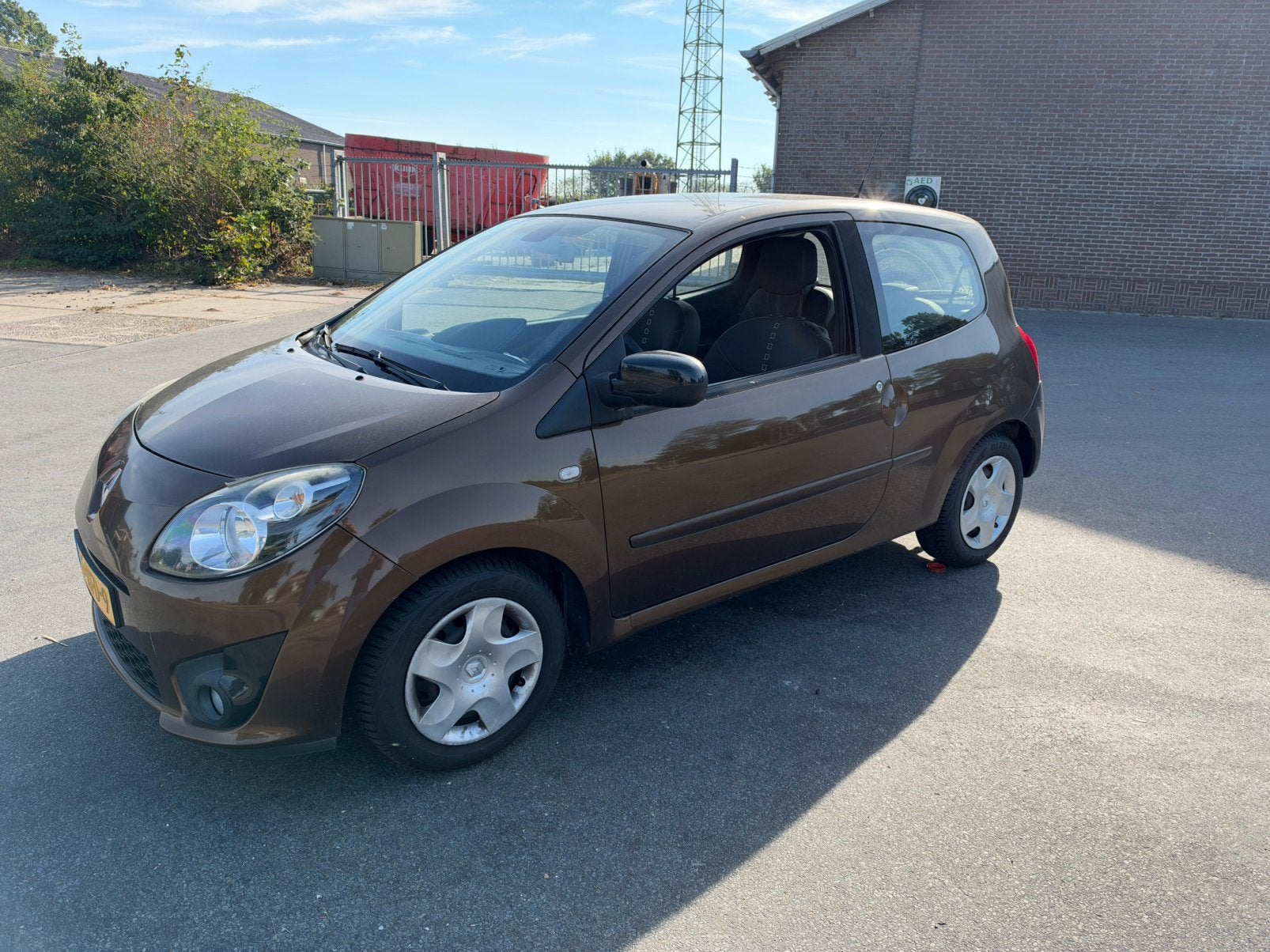 Renault Twingo 1.5 DCI 63KW 2011 Bruin, Voorwielaandrijving, 4 cilinders, Bruin, 348 kg