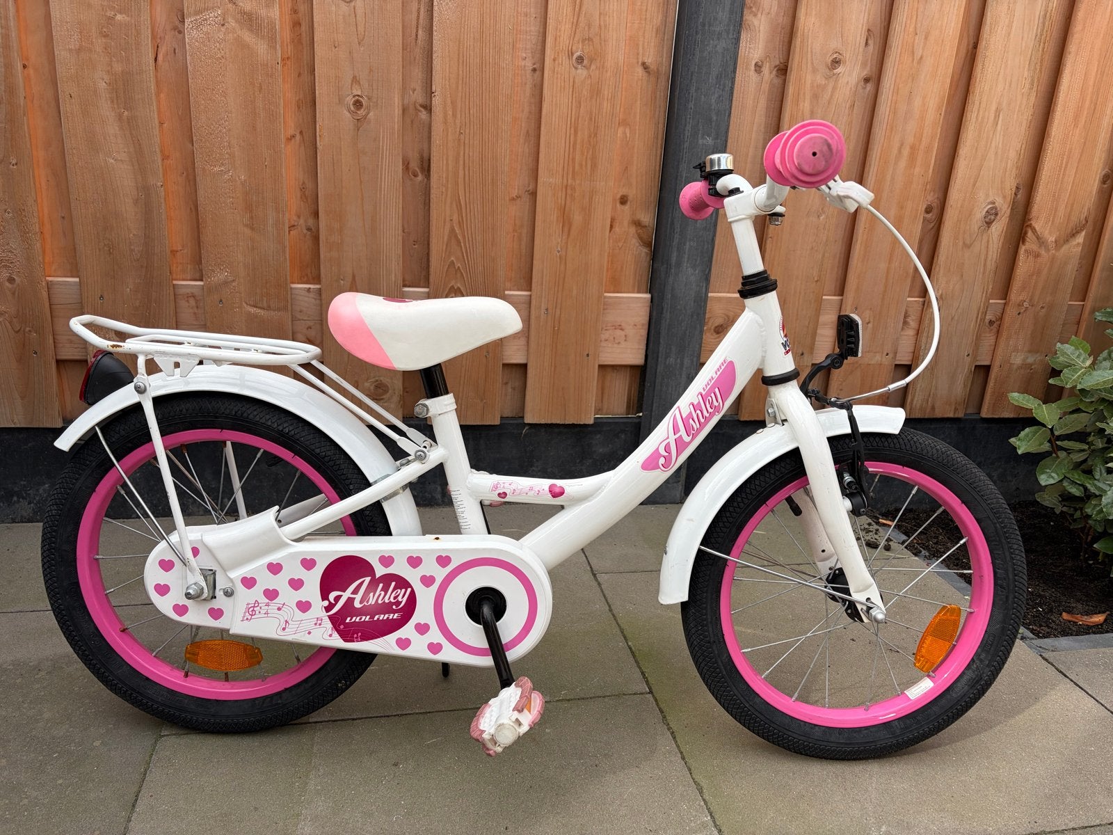 Volare Ashley Kinderfiets 16 inch, wit/roze - in prima staat, Fietsen en Brommers, Fietsen | Kinderfietsjes, Ophalen, Gebruikt