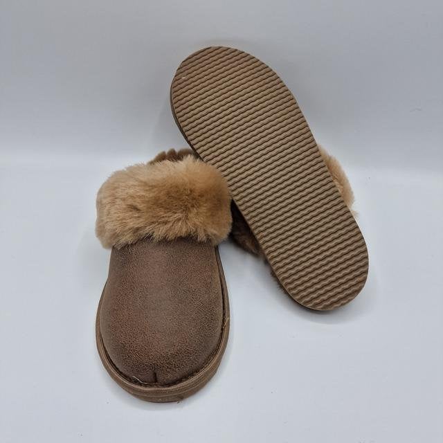 Heerlijk warme schapenwollen pantoffels - Maat 41, Kleding | Dames, Bruin, Nieuw, Ophalen of Verzenden, Pantoffels of Sloffen