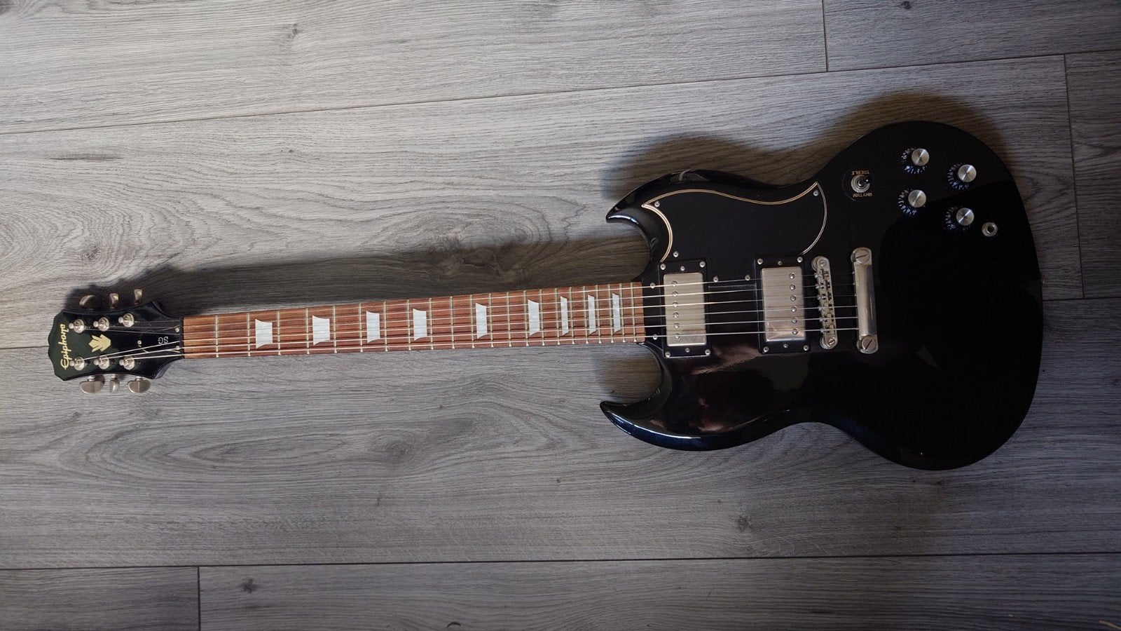 Epiphone SG - Zwart, Muziek en Instrumenten, Ophalen of Verzenden, Zo goed als nieuw, Solid body, Epiphone
