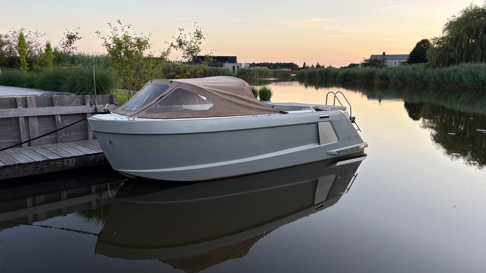 4 Family 630 Tendersloep vzv Mercury F25 motor in bun, Ophalen, Tender, Zonnedek, 2 m