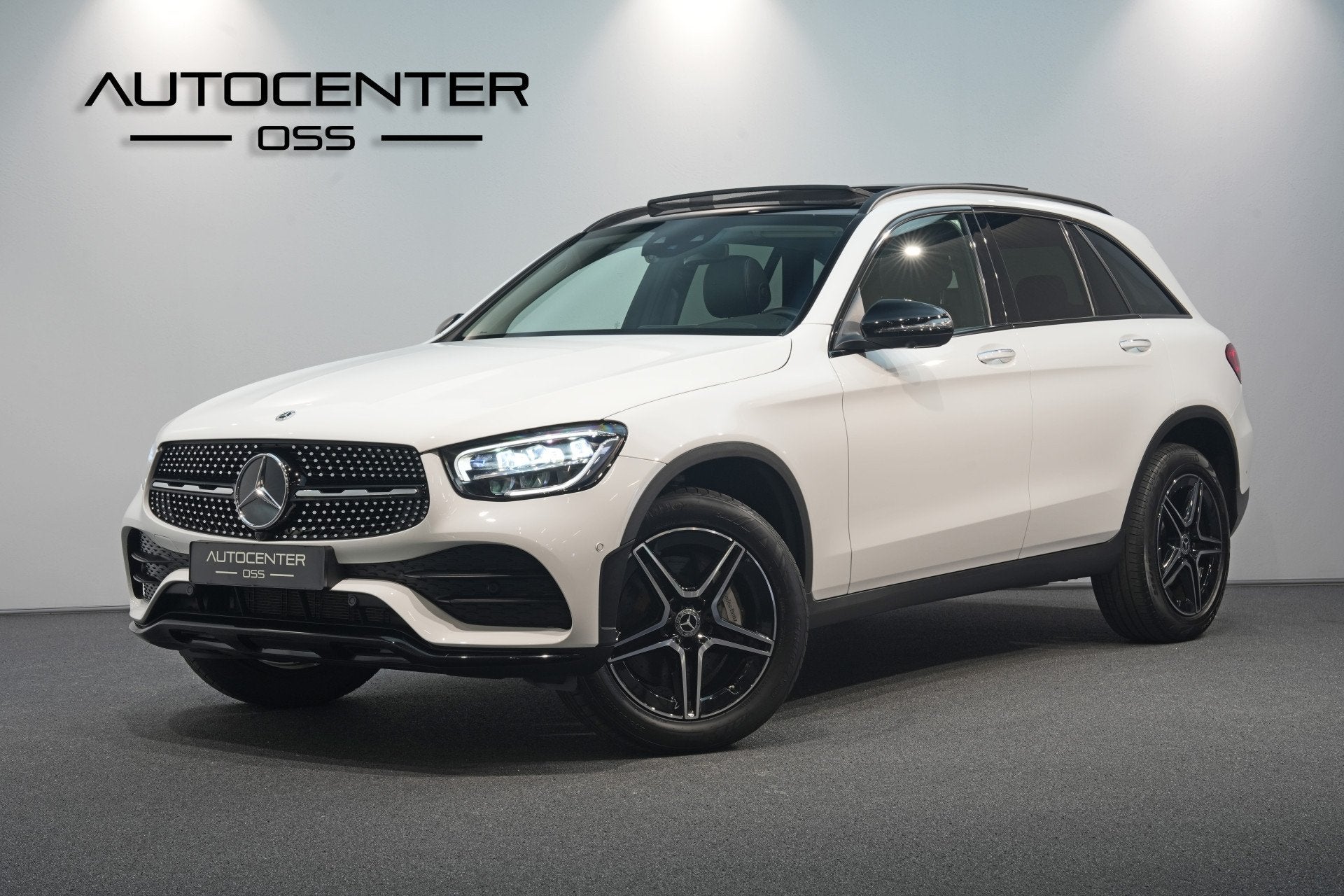 Mercedes-Benz GLC 300e 4MATIC AMG  DIG.DASH  DISTRONIC, Automaat, 12 maanden, Gebruikt, Zwart