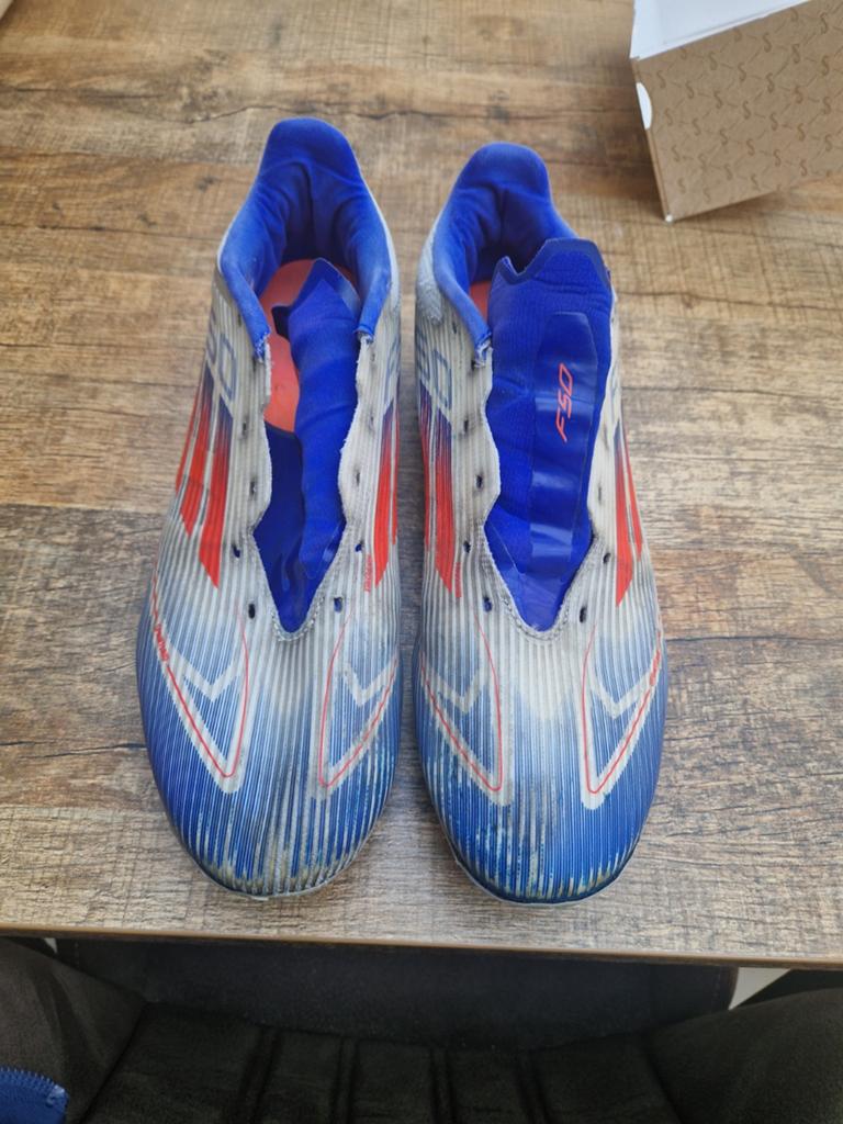 Adidas voetbalschoenen maat 45 inclusief veters, Overige maten, Ophalen of Verzenden, Adidas, Voetbal