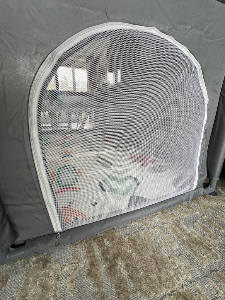 Grondbox met speelmat 150x180, Ophalen, Zo goed als nieuw, Rechthoekig, Boxkleed
