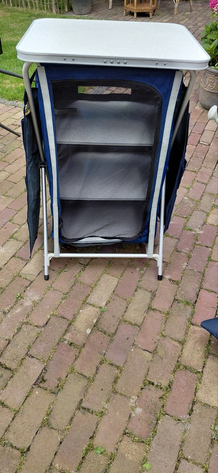 Kampeerkast drievaks Vrijbuiter, Ophalen, Zo goed als nieuw