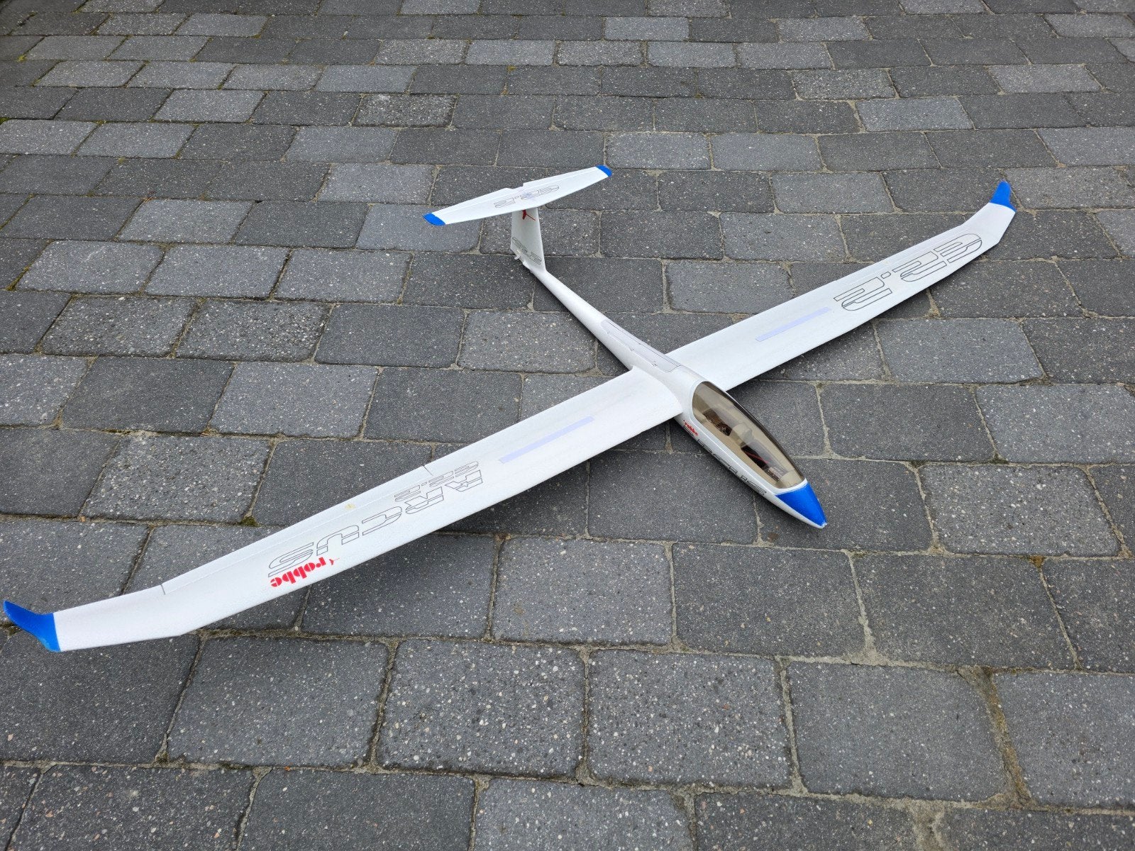 Robbe Arcus Sport RC zweefvliegtuig met motor, Ophalen