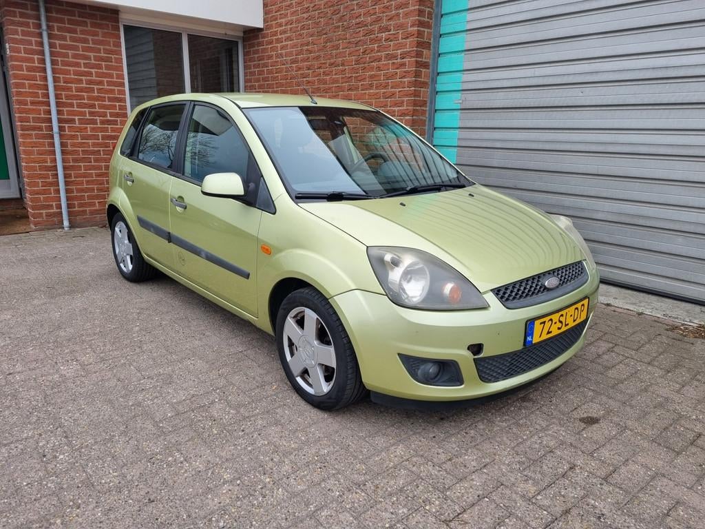 Ford Fiesta 1.3-8V Futura 5-Drs Bj:2006 NAP!, 1299 cc, 4 cilinders, Metallic lak, Origineel Nederlands