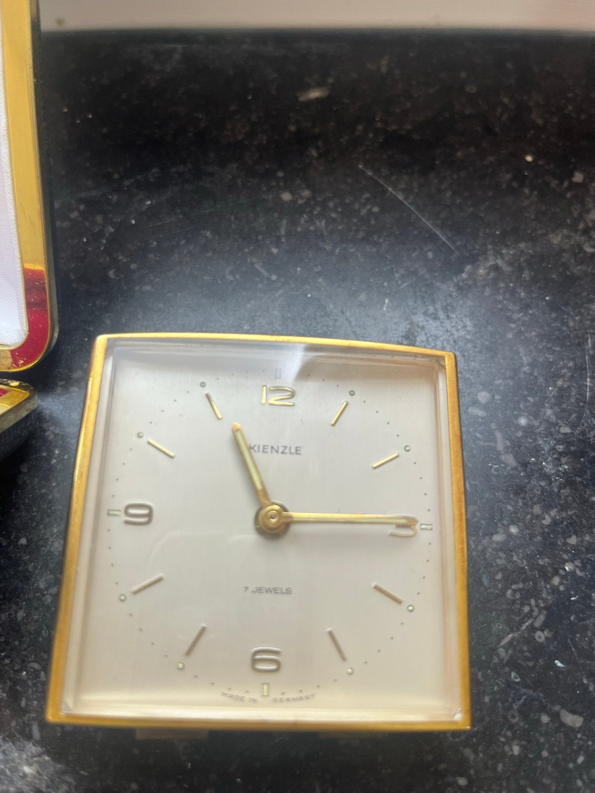 Vintage Kienzle reiswekker in etui - defect, Antiek en Kunst, Ophalen of Verzenden