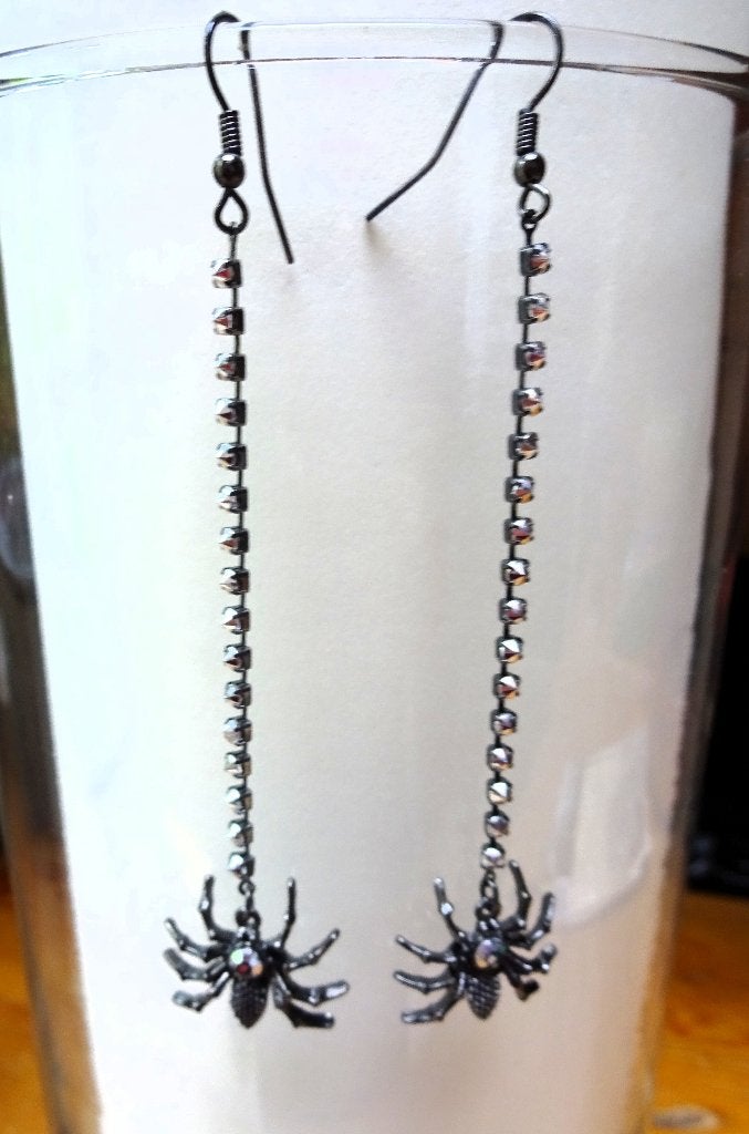 Hanger oorbellen met een zwarte spin, Overige materialen, Hangers, Verzenden, Zwart