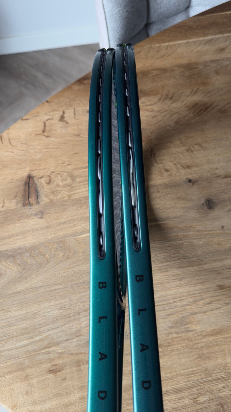 Foto 6 van 2x Wilson Blade Pro V9 Tennisrackets - Zo goed als nieuw