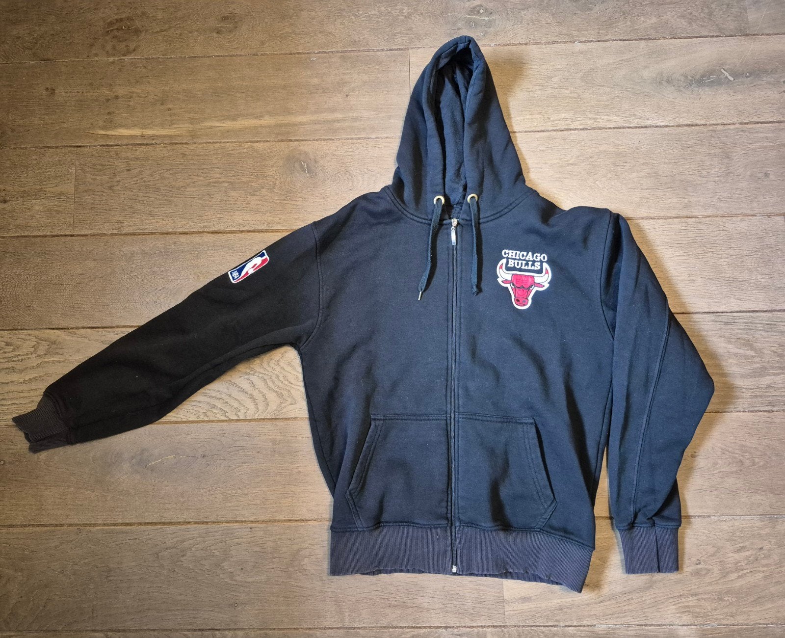 Vintage Adidas vest/zip up. Chicago bulls, NBA. Maat L, Kleding | Heren, Truien en Vesten, Maat 52/54 (L), Zwart, Ophalen of Verzenden