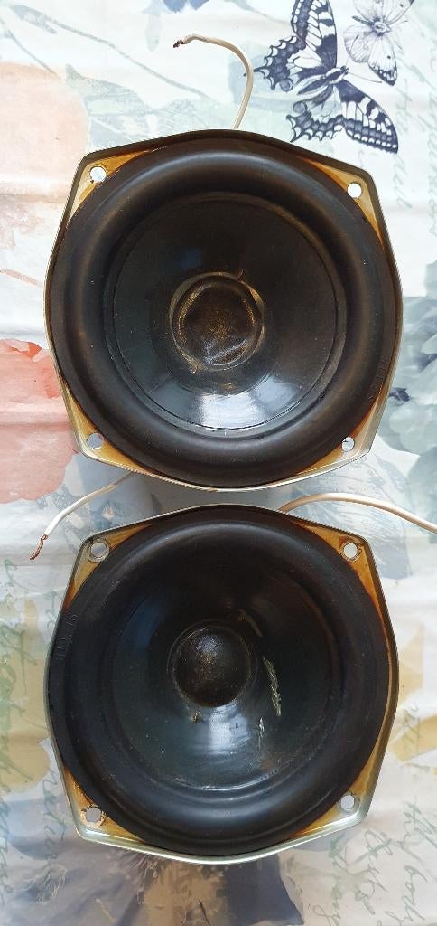'Kef middentoon speakers, Gebruikt, Minder dan 60 watt, Front, Rear of Stereo speakers, Ophalen