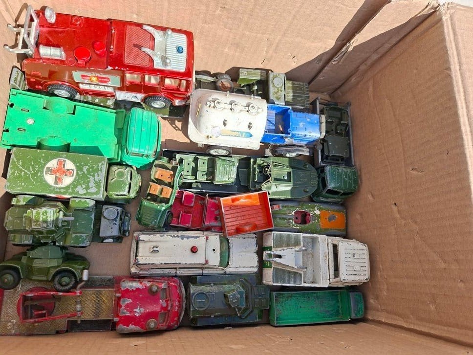 Dinkytoy doos vol  is mee gespeeld, Verzamelen, Ophalen of Verzenden, Gebruikt