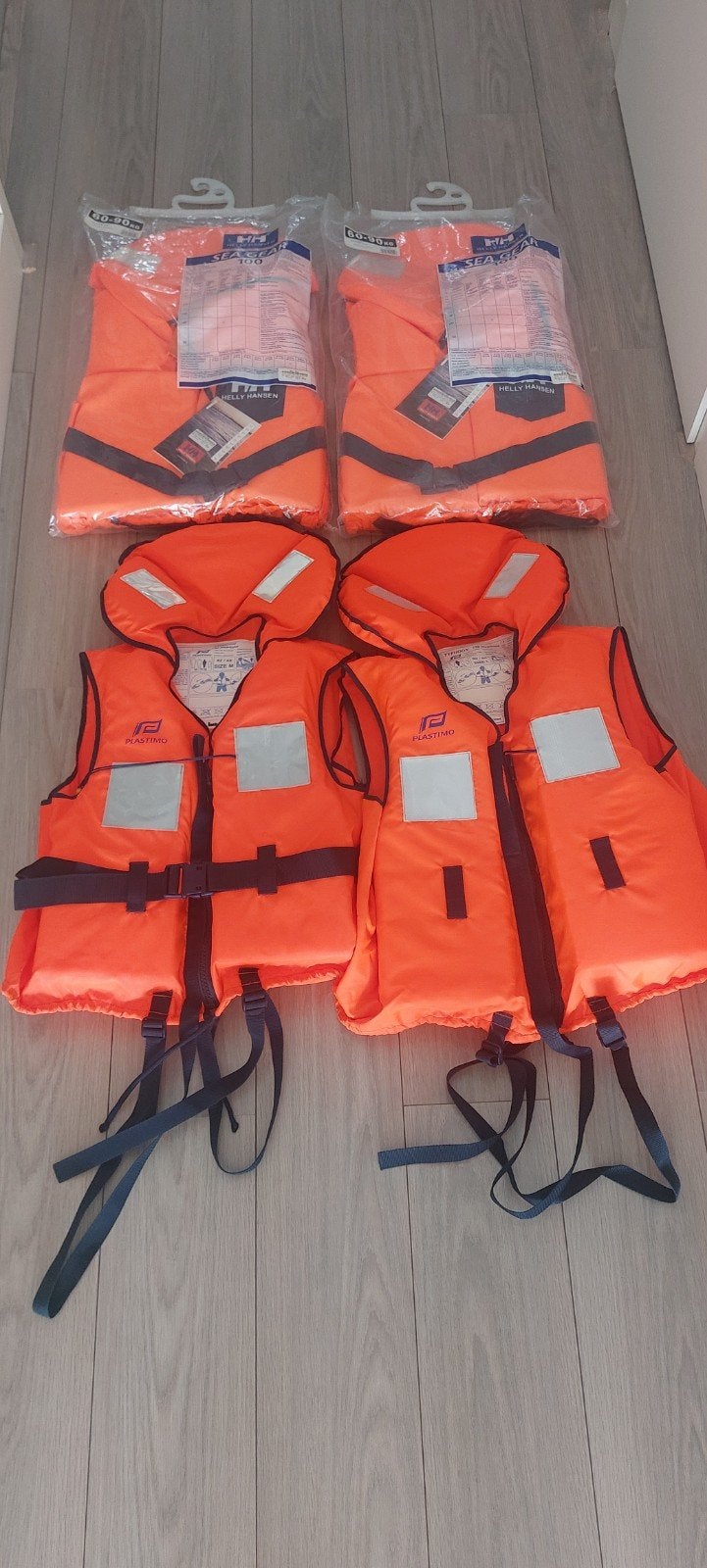 Reddingsvesten (4 stuks) - Helly Hansen & Plastimo, Ophalen, Zo goed als nieuw, Overige typen