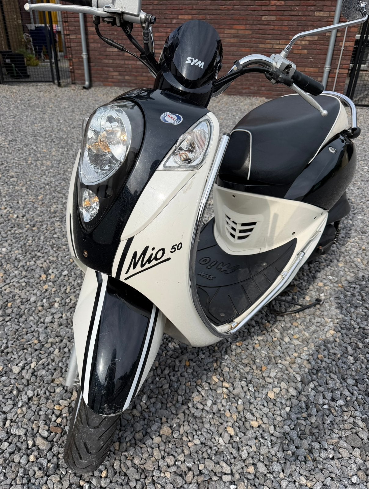 SYM Mio 50CC 2011 - 1e Eigenaar, Fietsen en Brommers, Scooters | SYM, Gebruikt, Mio, Maximaal 45 km/u, Benzine, Ophalen
