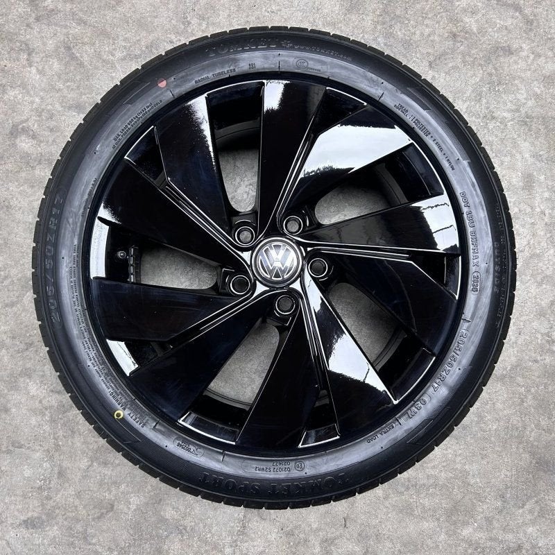 zwarte 17 inch originele Belmont velgen zomerbanden VW Golf, Gebruikt, -, -, Banden en Velgen