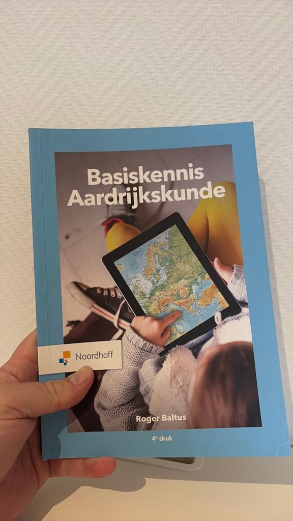 Roger Baltus - Basiskennis Aardrijkskunde, Ophalen of Verzenden, Zo goed als nieuw, Roger Baltus