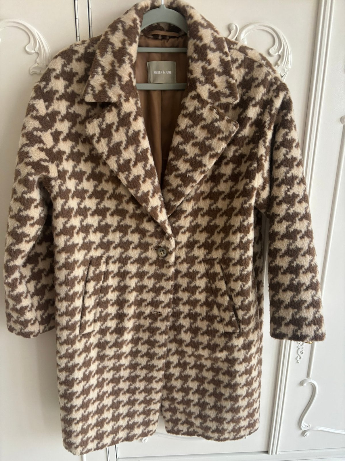 Nieuw creme bruin mantel jas merk Amber & June maat 36, Kleding | Dames, Ophalen of Verzenden, Nieuw, Maat 36 (S), Overige kleuren