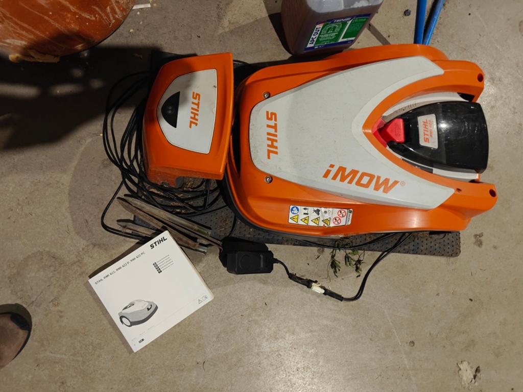 Stihl iMow Robotmaaier - Automatisch grasmaaien, Tuin en Terras, Ophalen, Cirkelmaaier, Stihl, Gebruikt