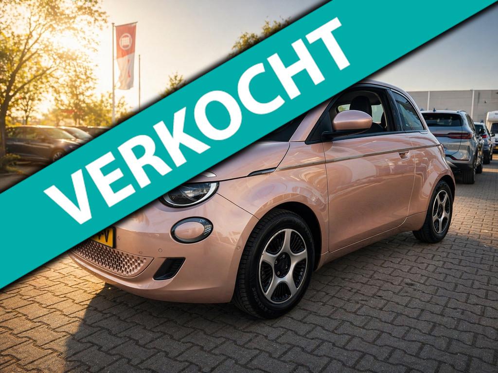 Fiat 500 Passion 42 kWh |Carplay | Camera | Parkeersensoren, Auto's, 12 maanden, Gebruikt, 118 pk, Overige kleuren