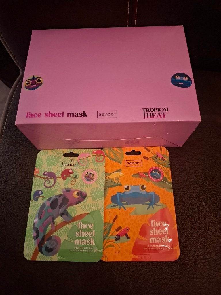 Doosje met Tropical Heat Face Sheet Mask (advr 386), Ophalen of Verzenden, Nieuw, Gehele gezicht, Verzorging