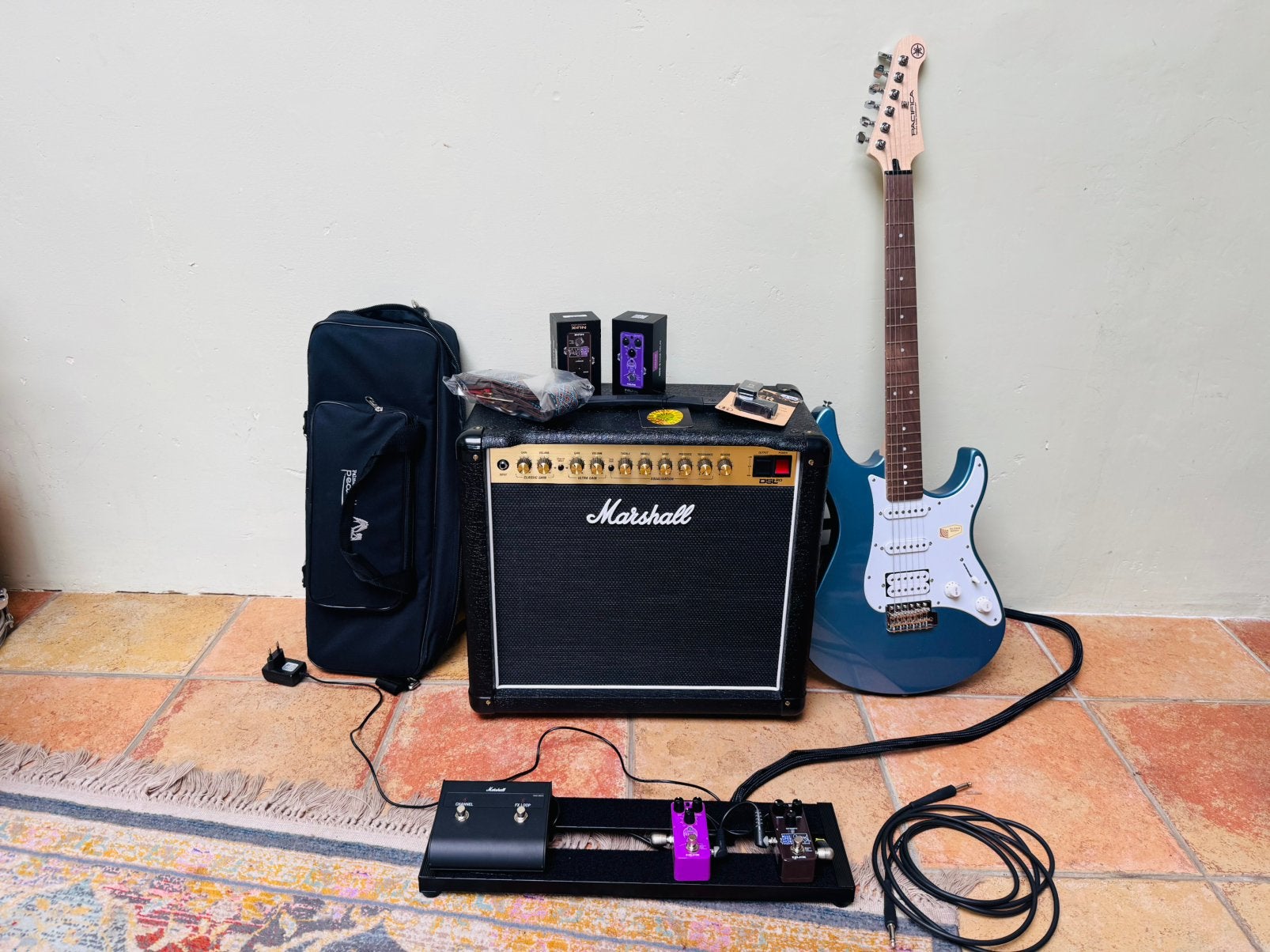 Hagelnieuw! Gitaar, versterker, effecten, accessoires., Ophalen, Nieuw, Solid body, Met versterker