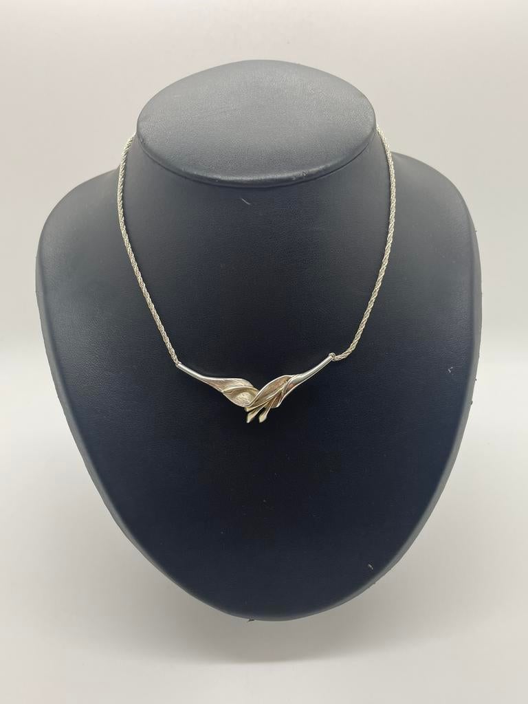 C816 Prachtige zilveren ketting Fins design, Met hanger, Ophalen of Verzenden, X, Zilver