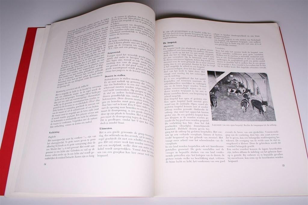 Doelmatige Friese Boerderijen [1961] — Veel bouwtekeningen, Boeken, Ophalen of Verzenden, Gelezen