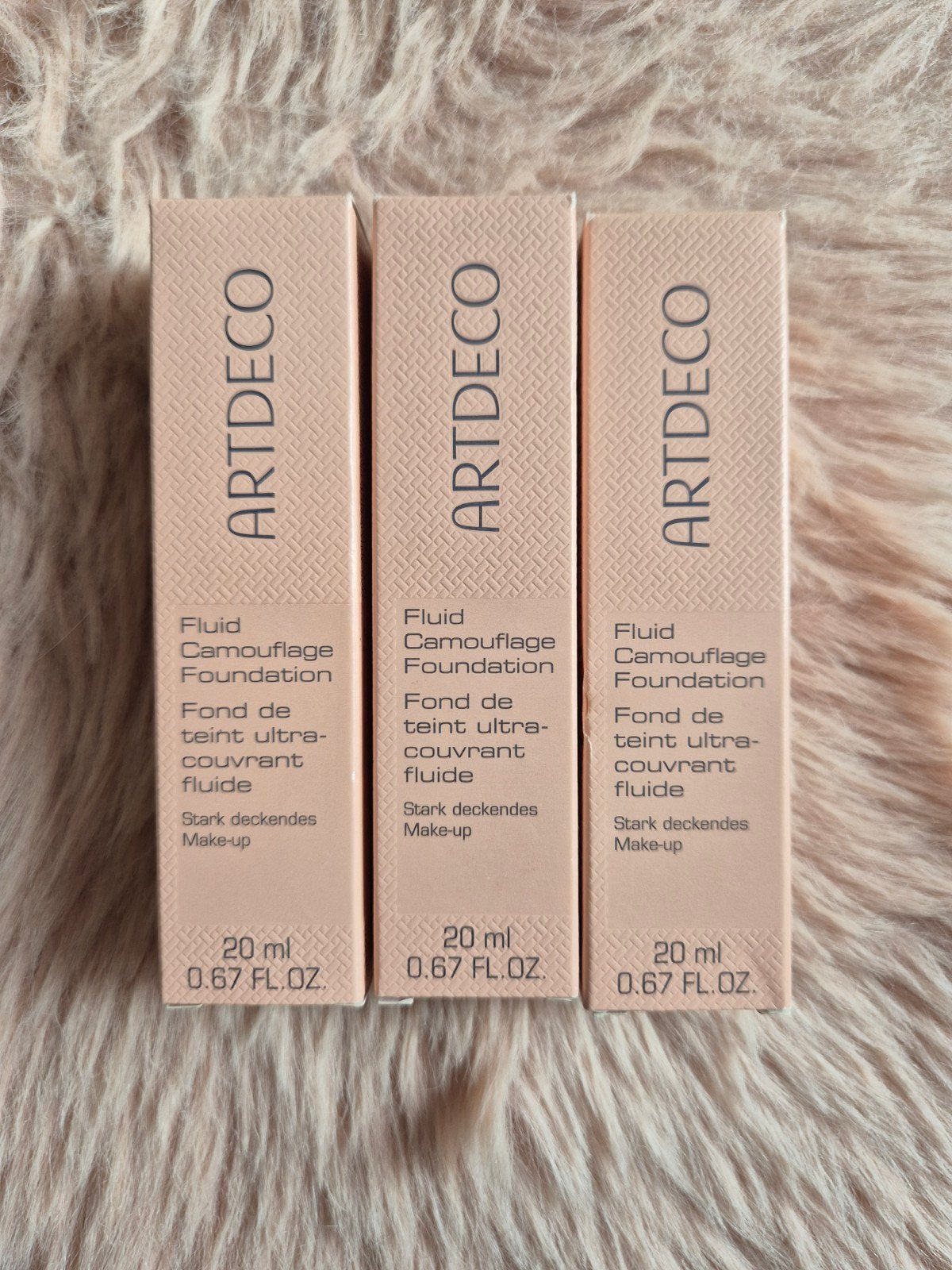 Artdeco Fluid Camouflage Foundation Warm 24 Golden Beige, Gehele gezicht, Beige, Nieuw, Ophalen of Verzenden