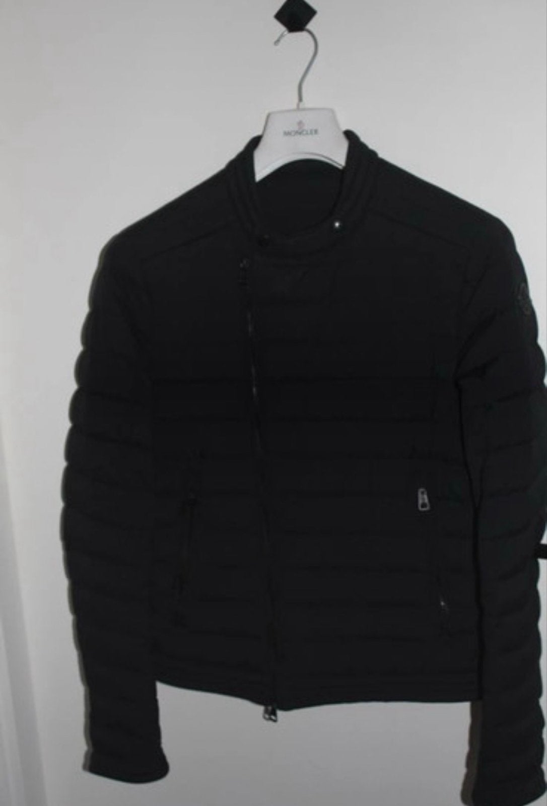Moncler Zwarte Gewatteerde Jas - Zo Goed als Nieuw, Ophalen of Verzenden, Zo goed als nieuw, Maat 48/50 (M), Zwart