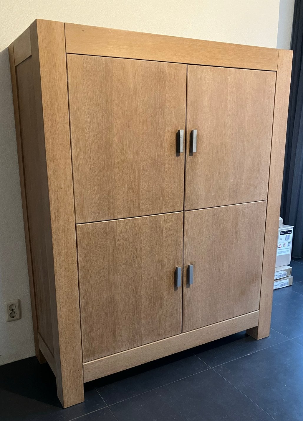 Moderne eikenhouten kast met deuren en planken, Ophalen, Gebruikt, 100 tot 150 cm, Eikenhout