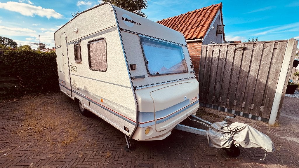 Burstner Holiday 3911 - inclusief voortent en luifel!, Dwarsbed, Treinzit, Particulier, Bürstner