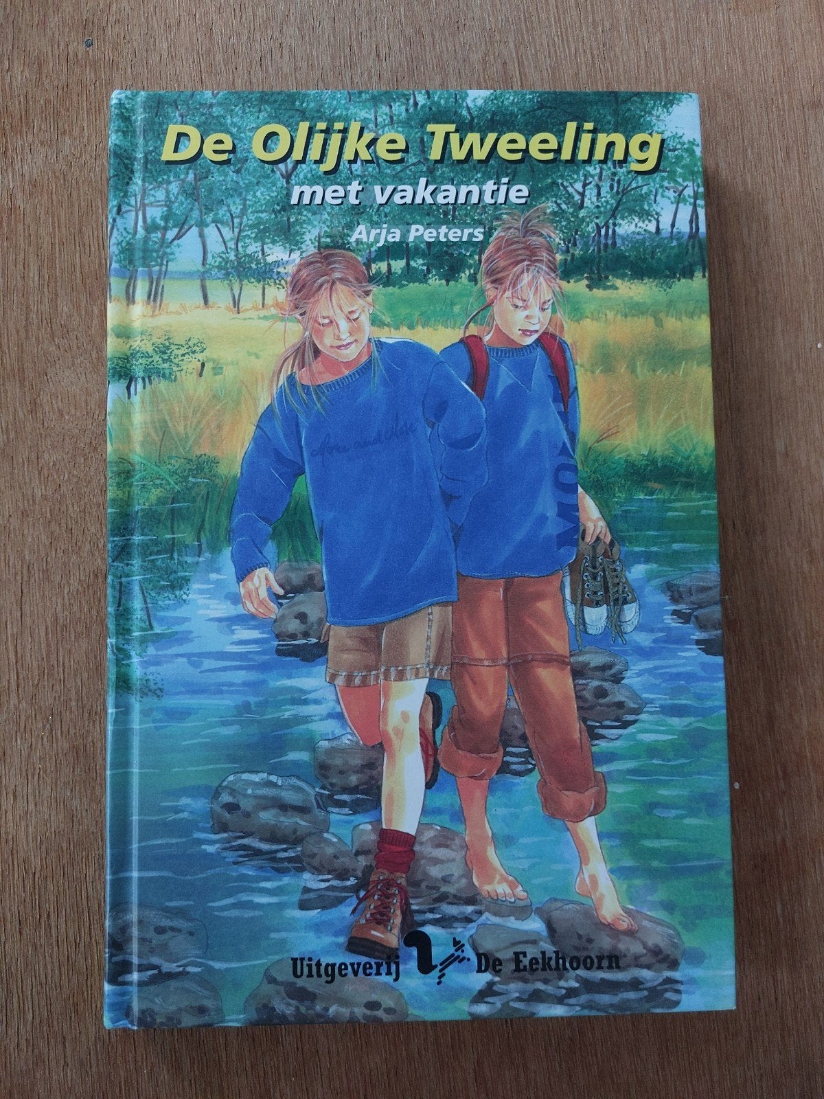 Arja Peters - De olijke tweeling met vakantie, Ophalen of Verzenden, Gelezen, Arja Peters