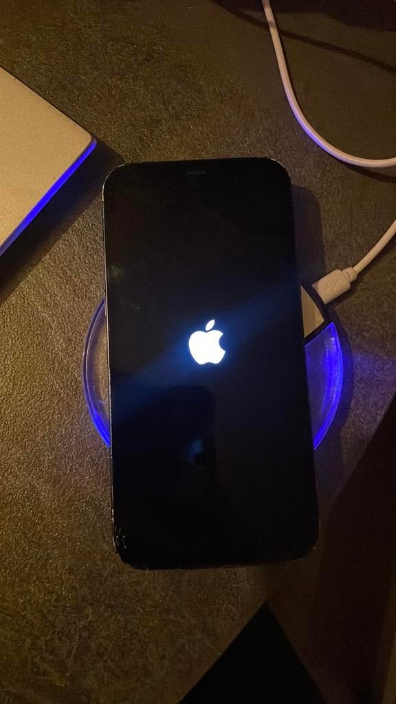 iPhone 12 met schade - Voor onderdelen of reparatie, Telecommunicatie, Mobiele telefoons | Apple iPhone, Blauw, Ophalen of Verzenden