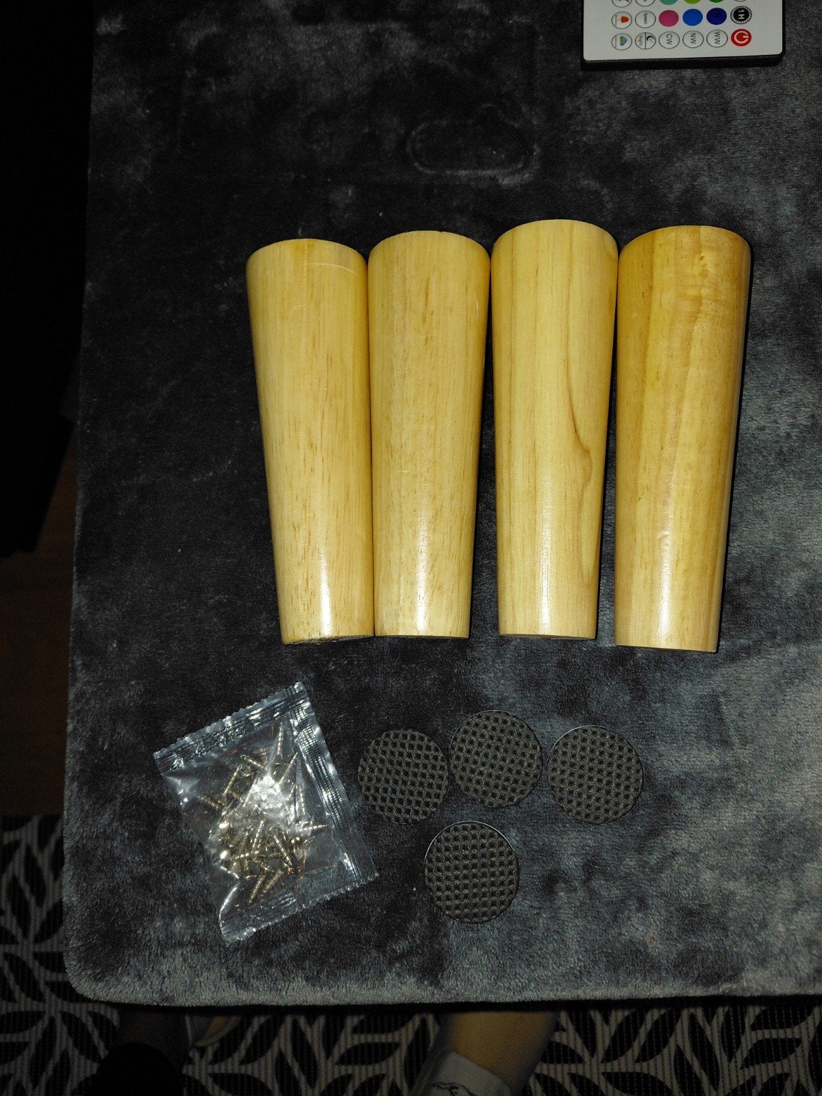 Nieuwe houten tafelpoten - set van 4, Ophalen of Verzenden, Nieuw, Overige houtsoorten, Tafelpoot