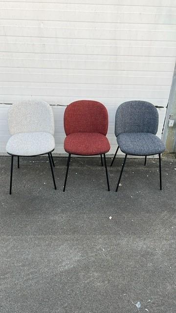 4 stoelen By boo nieuw model Clypso beige, rood, antraciet, Ophalen, Overige kleuren, Nieuw, Stof