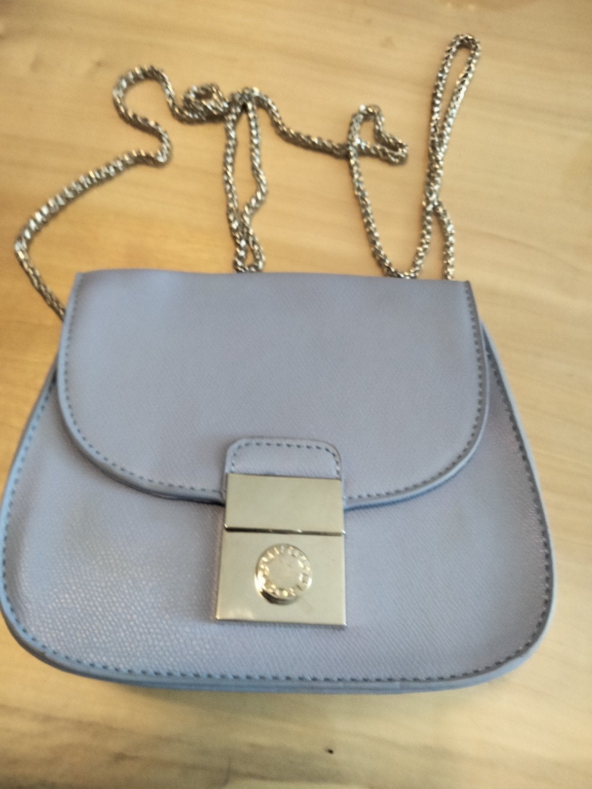 Nieuwe lila schoudertas met zilverkleurige ketting, Ophalen