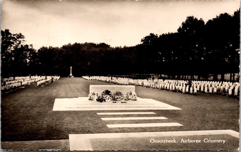 Oosterbeek - 10 oude ansichtkaarten Pietersberg Airborne VII